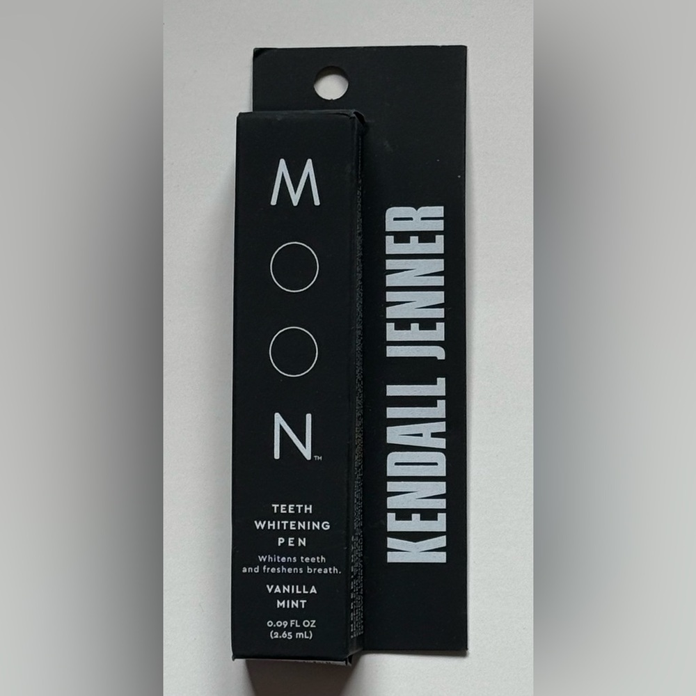 Kendall Jenner Moon Teeth Whitening Pen